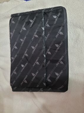 London Fog Themed Padded Laptop Case With Velcro